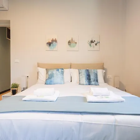 Casaviva - Comfy Trilo With Terrace In 아파트 *