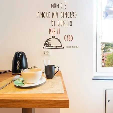 Casaviva - Comfy Trilo With Terrace In 아파트 *