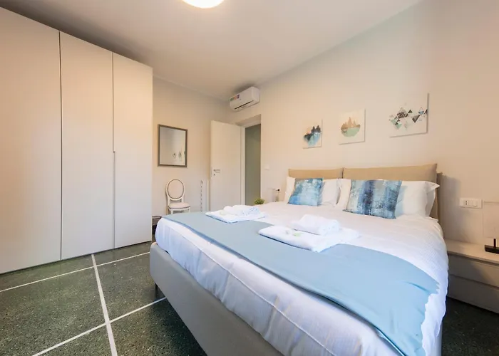 Casaviva - Comfy Trilo With Terrace In 아파트 라팔로